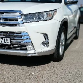 Toyota Highlander 2019