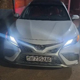 Toyota Camry 2021