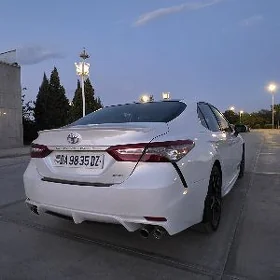 Toyota Camry 2019