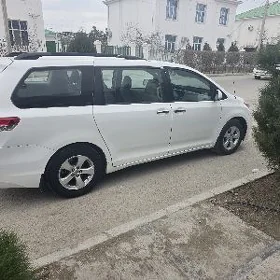 Toyota Sienna 2014