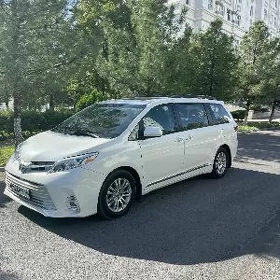 Toyota Sienna 2016
