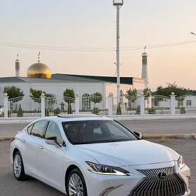 Lexus ES 350 2021