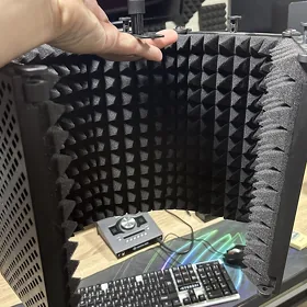 Studio Panel Gupga Mikrafon