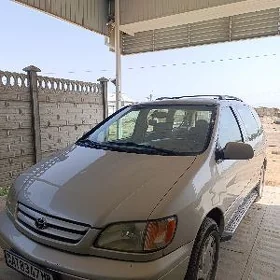 Toyota Sienna 2001