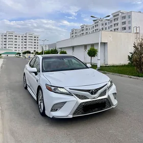Toyota Camry 2019