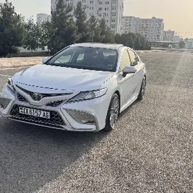 Toyota Camry 2021