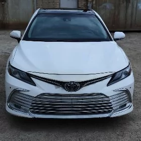 Toyota Camry 2021