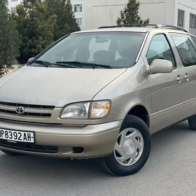 Toyota Sienna 2000