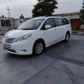 Toyota Sienna 2010