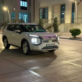 Mitsubishi Outlander 2024