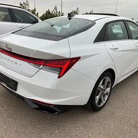 Hyundai Elantra 2021