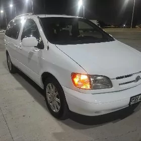 Toyota Sienna 2000