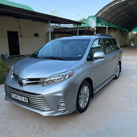 Toyota Sienna 2019