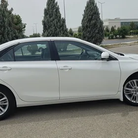 Toyota Camry 2016