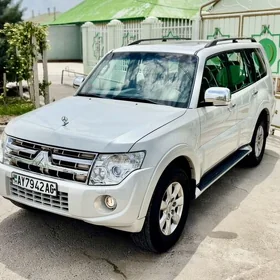 Mitsubishi Pajero 2014
