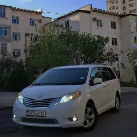 Toyota Sienna 2012