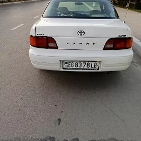 Toyota Camry 1990