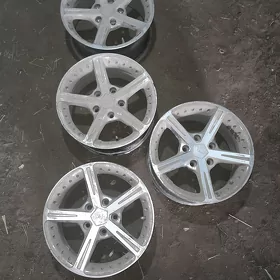 15 dyska