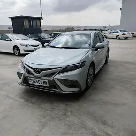 Toyota Camry 2021
