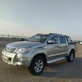 Toyota Hilux 2013