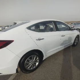 Hyundai Elantra 2019