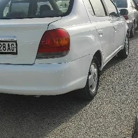 Toyota Echo 2004