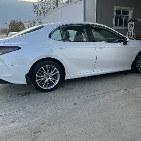 Toyota Camry 2020