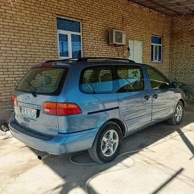 Toyota Sienna 2000