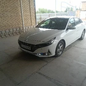 Hyundai Elantra 2021