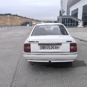 Opel Vectra 1990