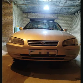 Toyota Camry 1998