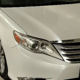 Toyota Avalon 2011
