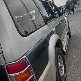 Mitsubishi Pajero 1992