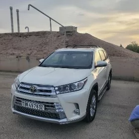 Toyota Highlander 2019