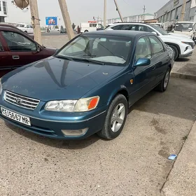Toyota Camry 2001