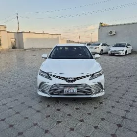 Toyota Camry 2021
