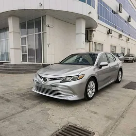 Toyota Camry 2017