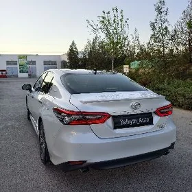 Toyota Camry 2022