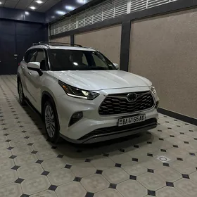 Toyota Highlander 2021