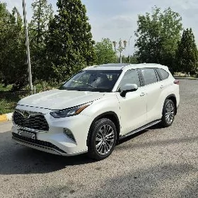 Toyota Highlander 2021