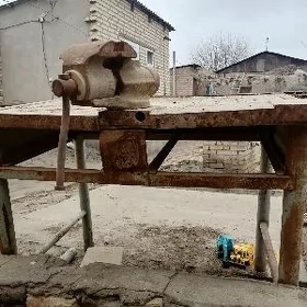 тисги стол