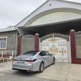 Lexus ES 350 2019