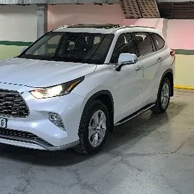 Toyota Highlander 2021