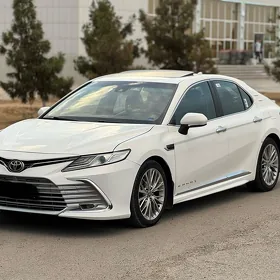 Toyota Camry 2019