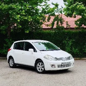 Nissan Versa 2012
