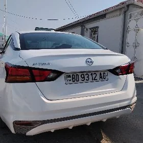 Nissan Altima 2019