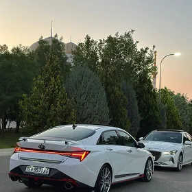 Hyundai Elantra 2022