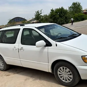 Toyota Sienna 2000