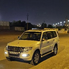 Mitsubishi Pajero 2021