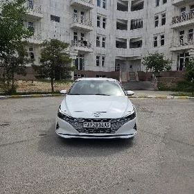 Hyundai Elantra 2022